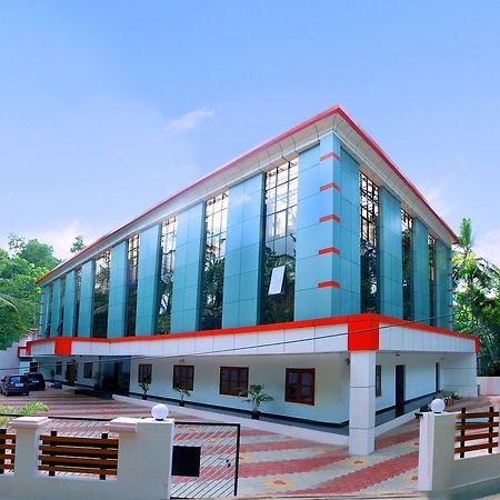 Broad Bean Hotel Tellicherry ภายนอก รูปภาพ
