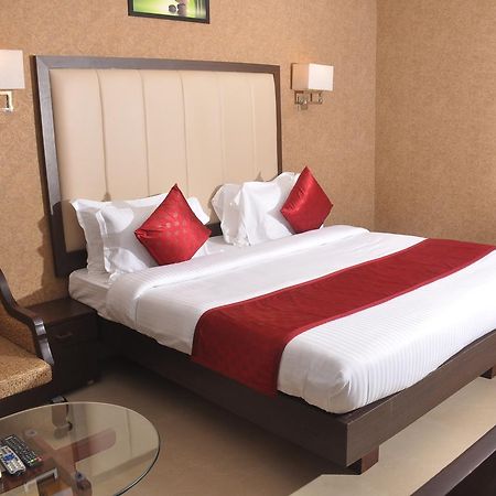 Broad Bean Hotel Tellicherry ภายนอก รูปภาพ