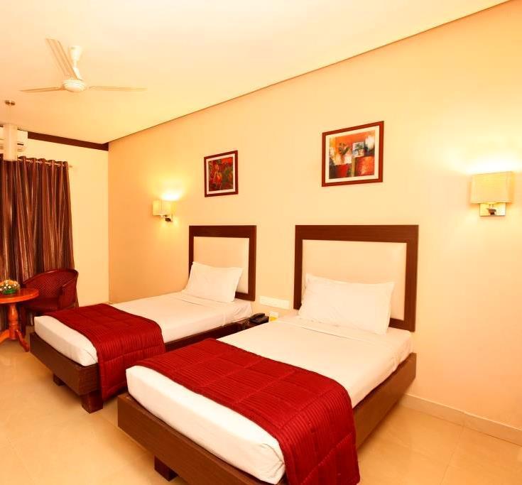 Broad Bean Hotel Tellicherry ภายนอก รูปภาพ