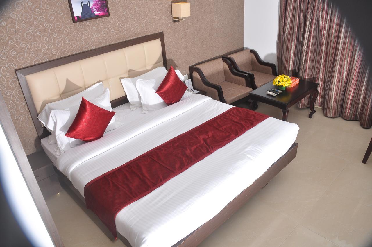 Broad Bean Hotel Tellicherry ภายนอก รูปภาพ