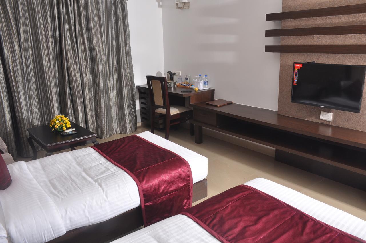 Broad Bean Hotel Tellicherry ภายนอก รูปภาพ