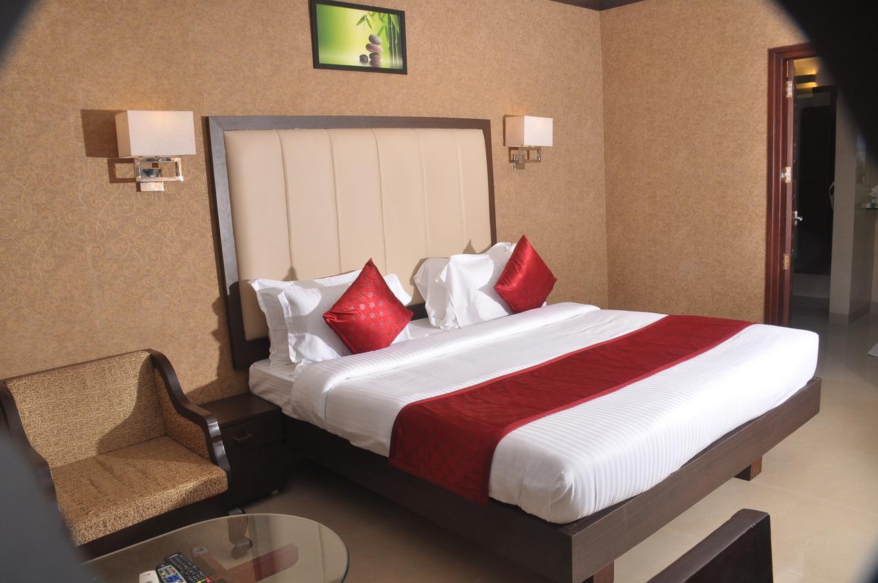 Broad Bean Hotel Tellicherry ภายนอก รูปภาพ